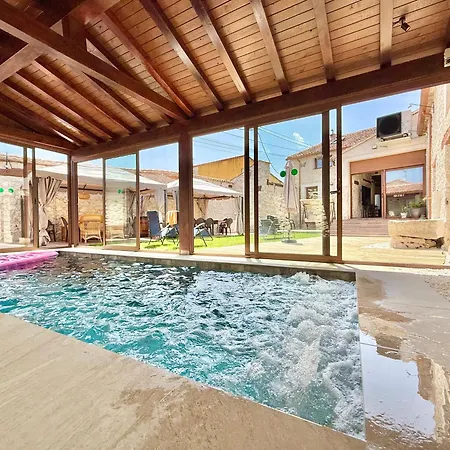 Сasa de vacaciones Casa Rosalia Hontalbilla